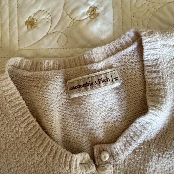 SOLD - Abercrombie Sweater - Picture 3 of 4
